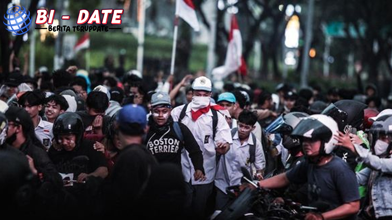 Demo 25 Agustus Bikin KRL baru Transjakarta Terganggu